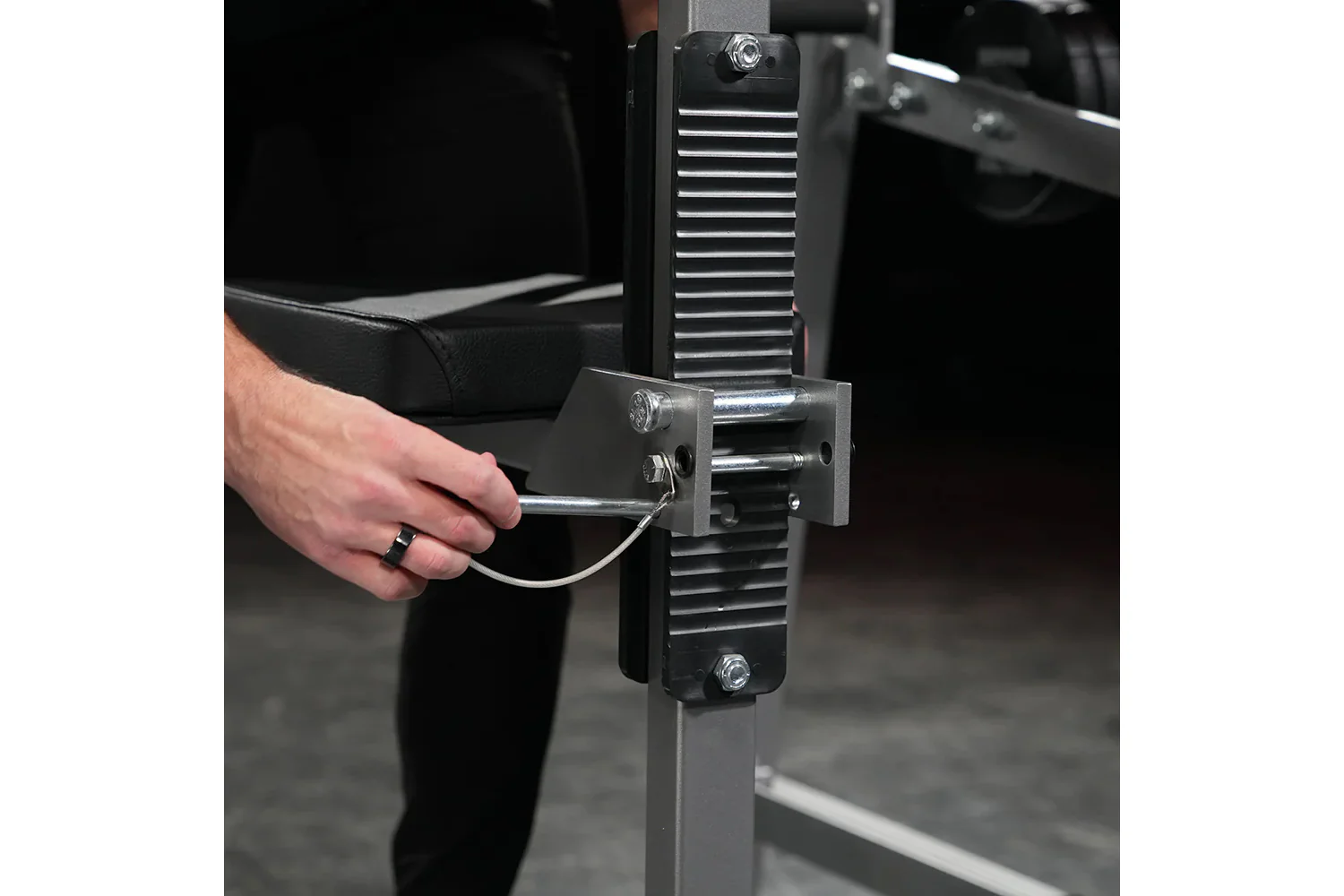 Hammer Strength Plate-Loaded 4 Way Neck - Image 15
