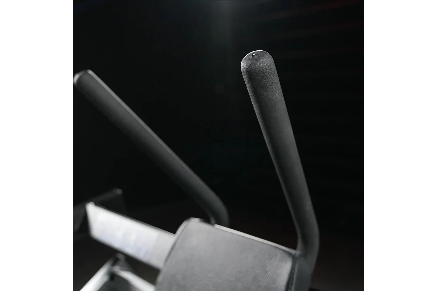 Hammer Strength Plate-Loaded Abdominal Oblique Crunch - Image 19