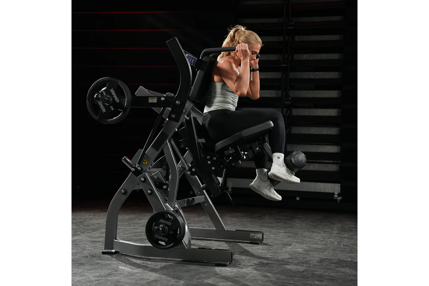 Hammer Strength Plate-Loaded Abdominal Oblique Crunch - Image 6