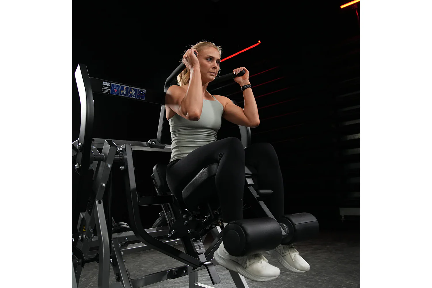 Hammer Strength Plate-Loaded Abdominal Oblique Crunch - Image 7