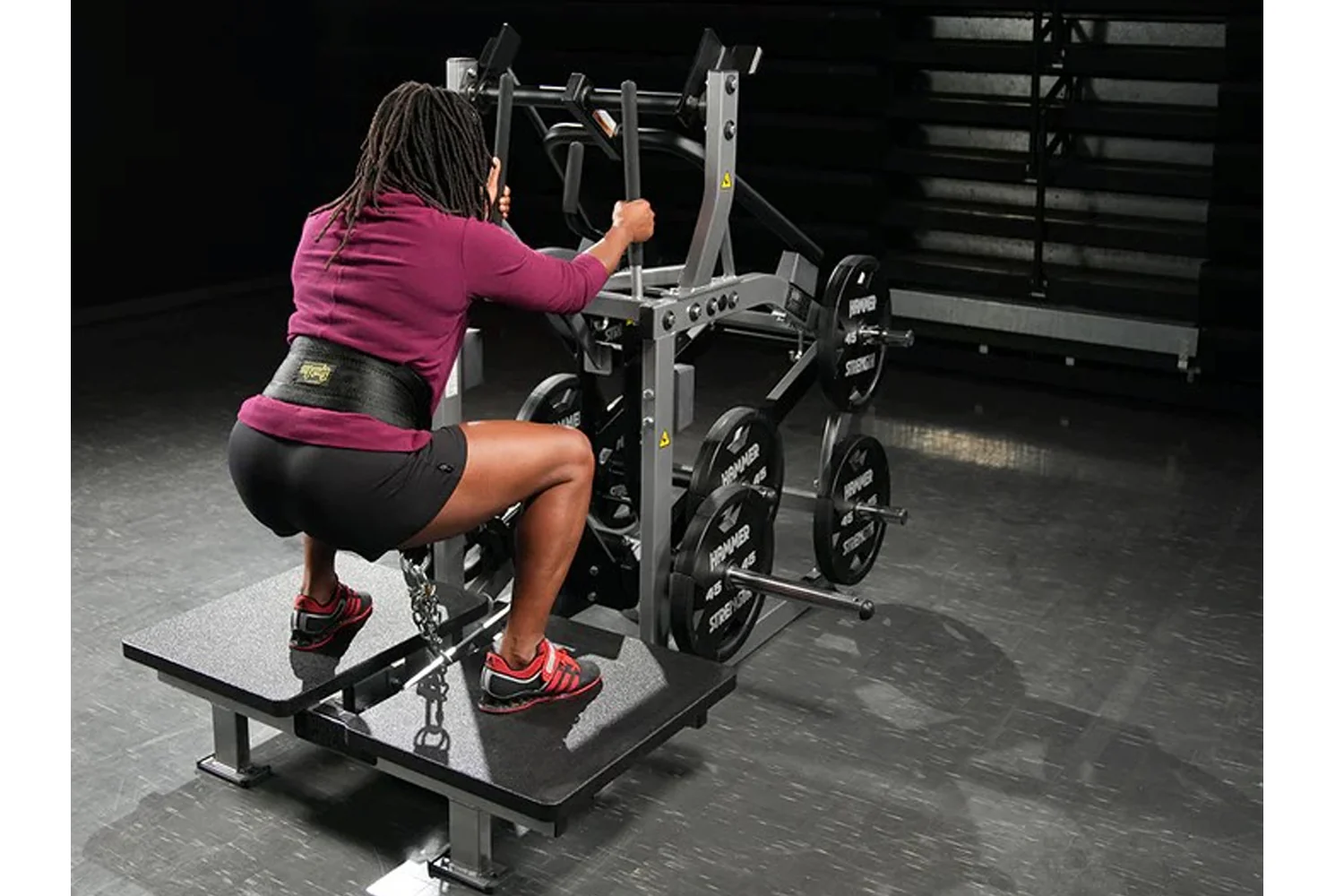 Hammer Strength Plate-Loaded Belt Squat Machine - Image 6