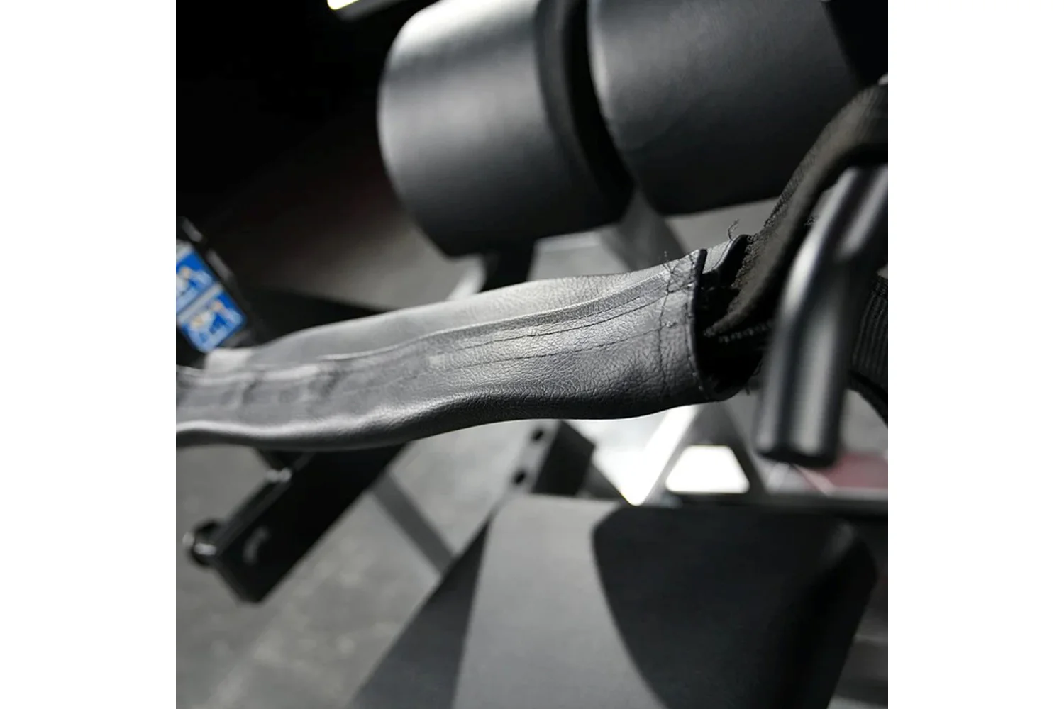 Hammer Strength Plate-Loaded Glute Drive - Image 21