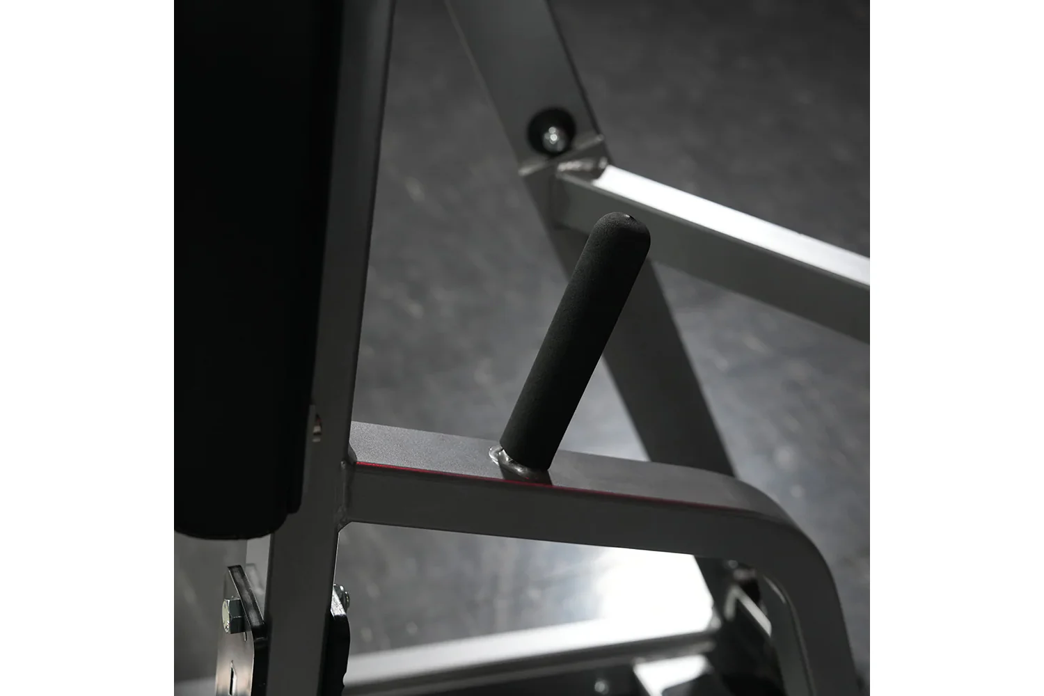 Hammer Strength Plate-Loaded Iso-Lateral D.Y. Row - Image 20