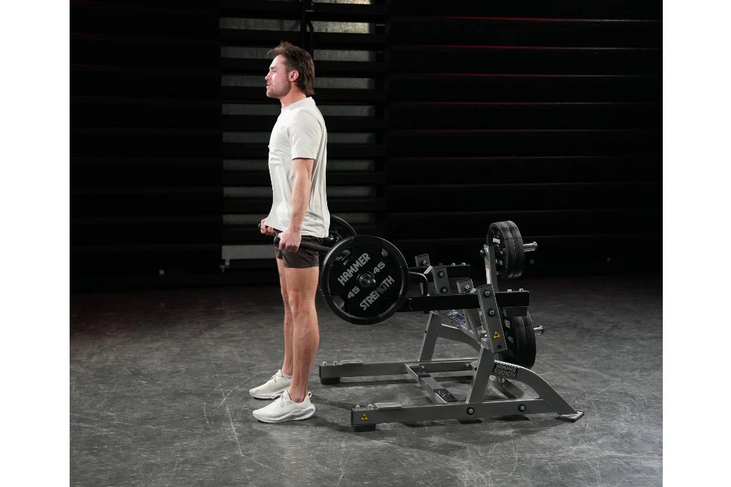 Hammer Strength Plate-Loaded Squat High Pull - Image 3