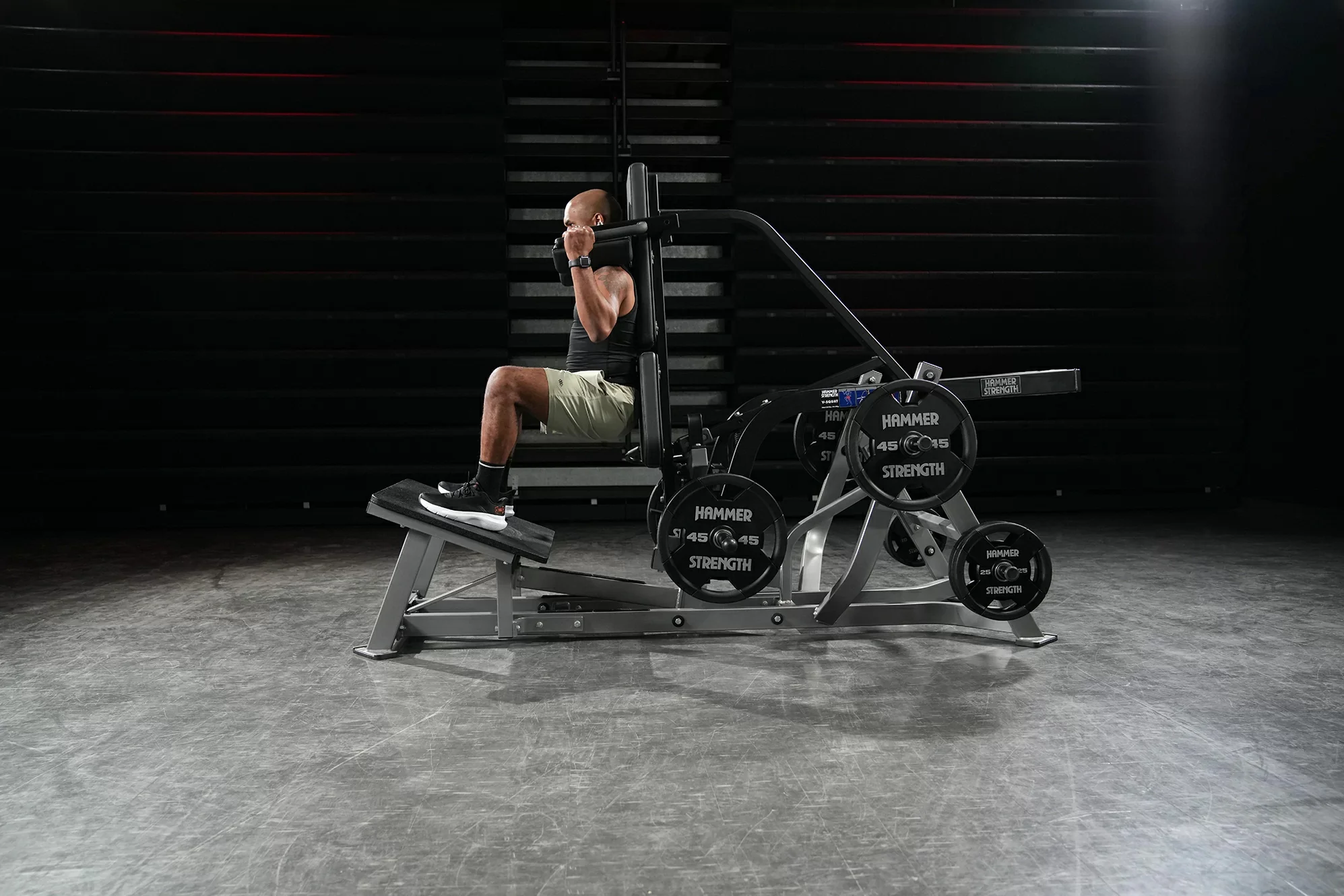 Hammer Strength Plate-Loaded V-Squat - Image 3