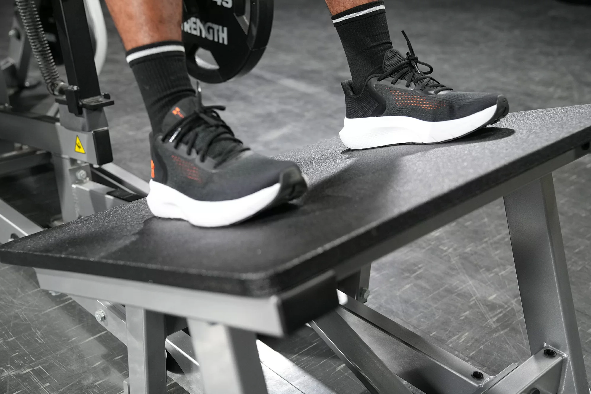 Hammer Strength Plate-Loaded V-Squat - Image 4