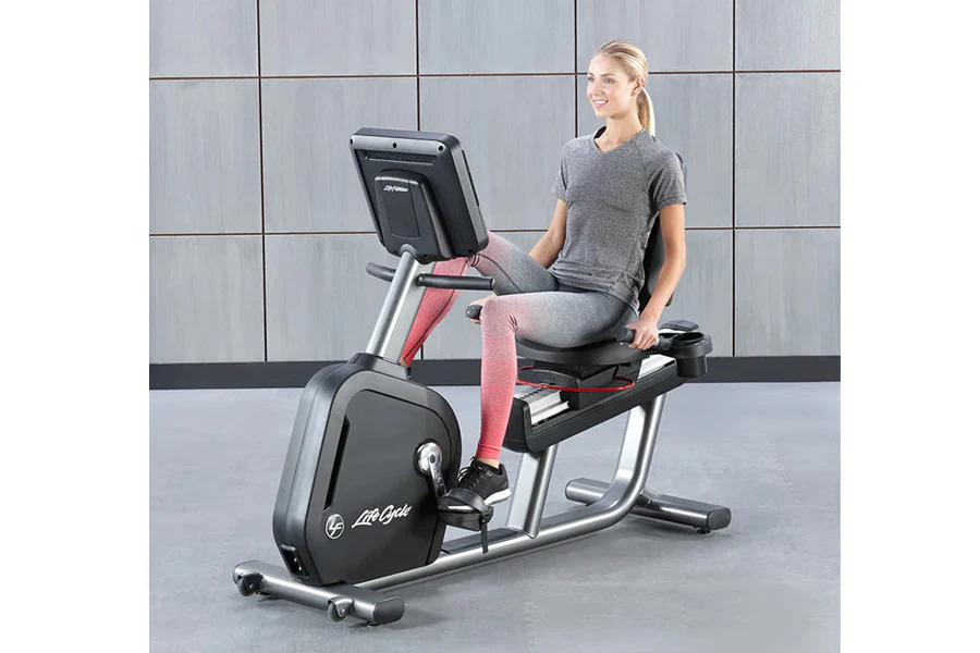 Life Fitness Club Series + (Plus) Recumbent Lifecycle Bike - Image 3