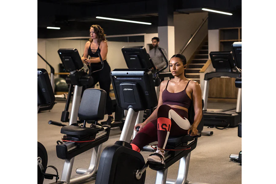 Life Fitness Club Series + (Plus) Recumbent Lifecycle Bike - Image 5