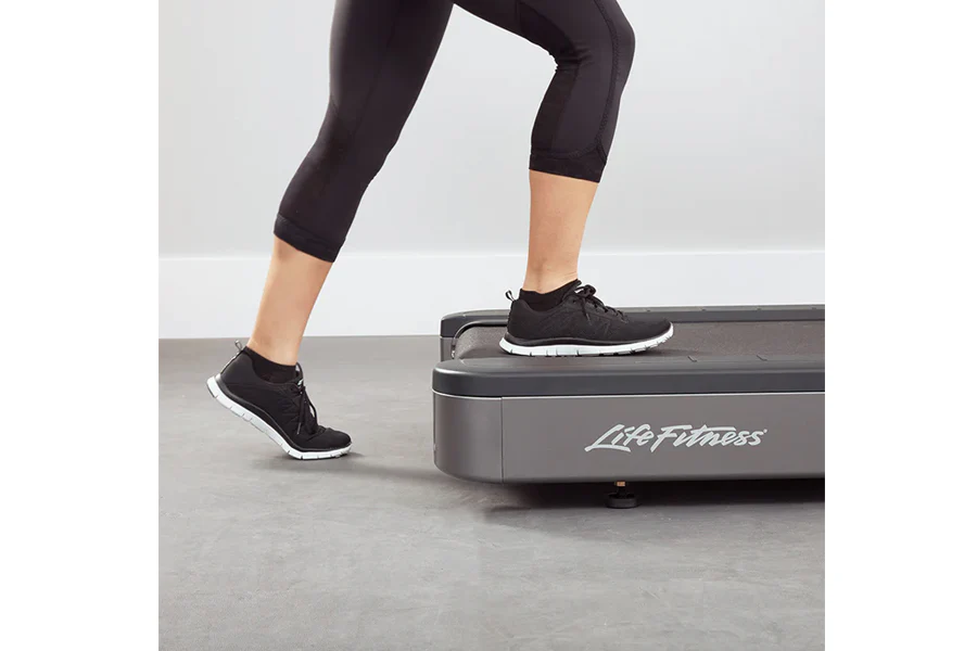 Life Fitness Club Series + (Plus) Treadmill - Image 10