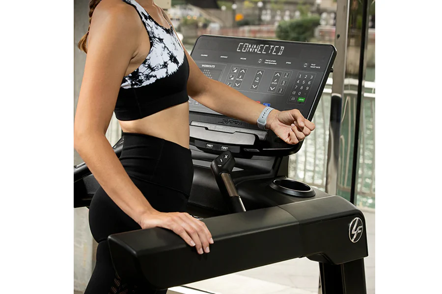 Life Fitness Club Series + (Plus) Treadmill - Image 6