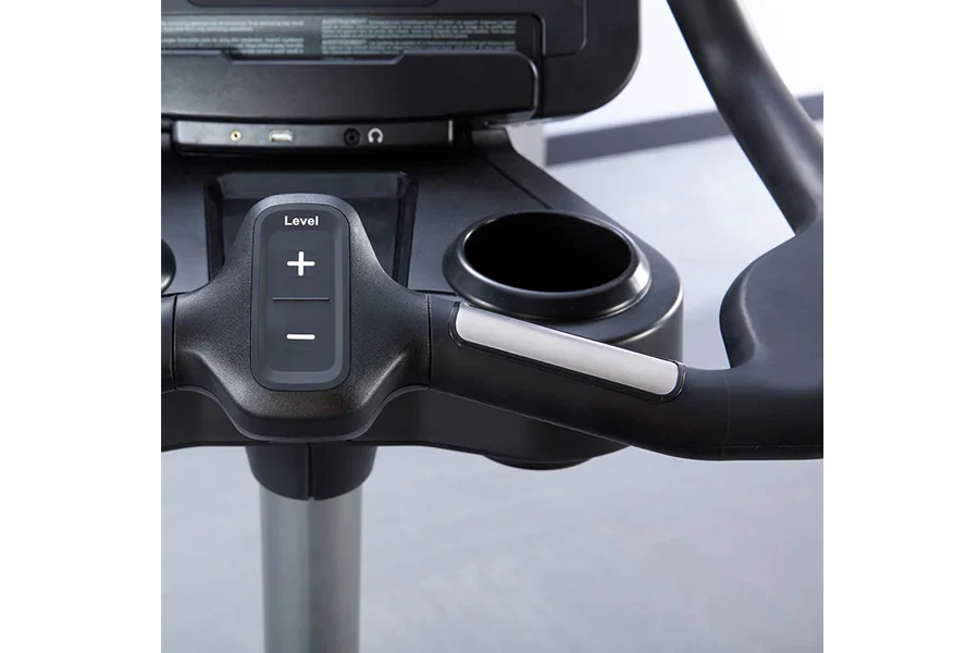 Life Fitness Club Series + (Plus) Upright Lifecycle Bike - Image 10