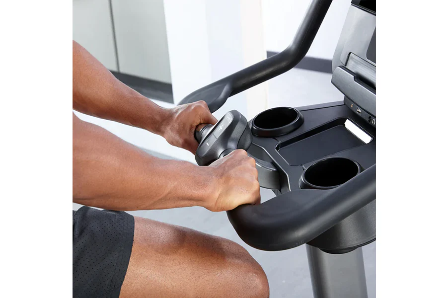 Life Fitness Club Series + (Plus) Upright Lifecycle Bike - Image 11