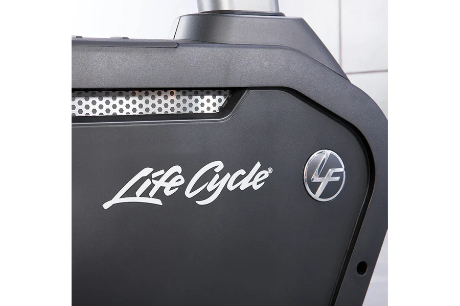 Life Fitness Club Series + (Plus) Upright Lifecycle Bike - Image 13