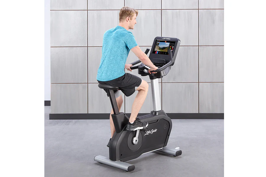 Life Fitness Club Series + (Plus) Upright Lifecycle Bike - Image 4