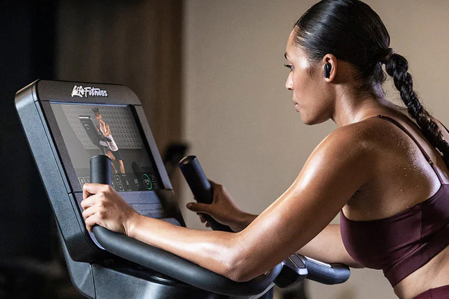 Life Fitness Club Series + (Plus) Upright Lifecycle Bike - Image 7