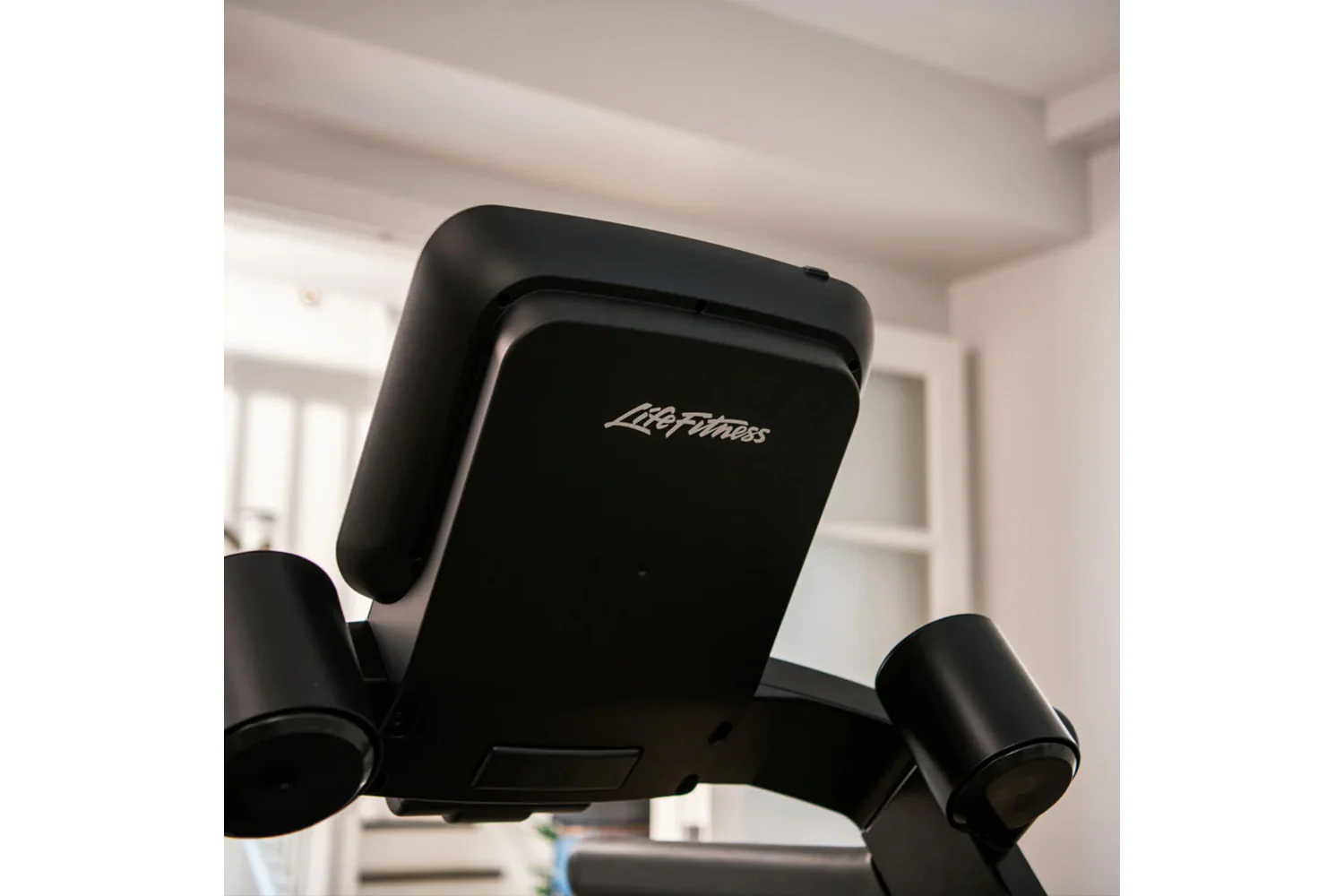 Life Fitness Run CX Treadmill - Image 4