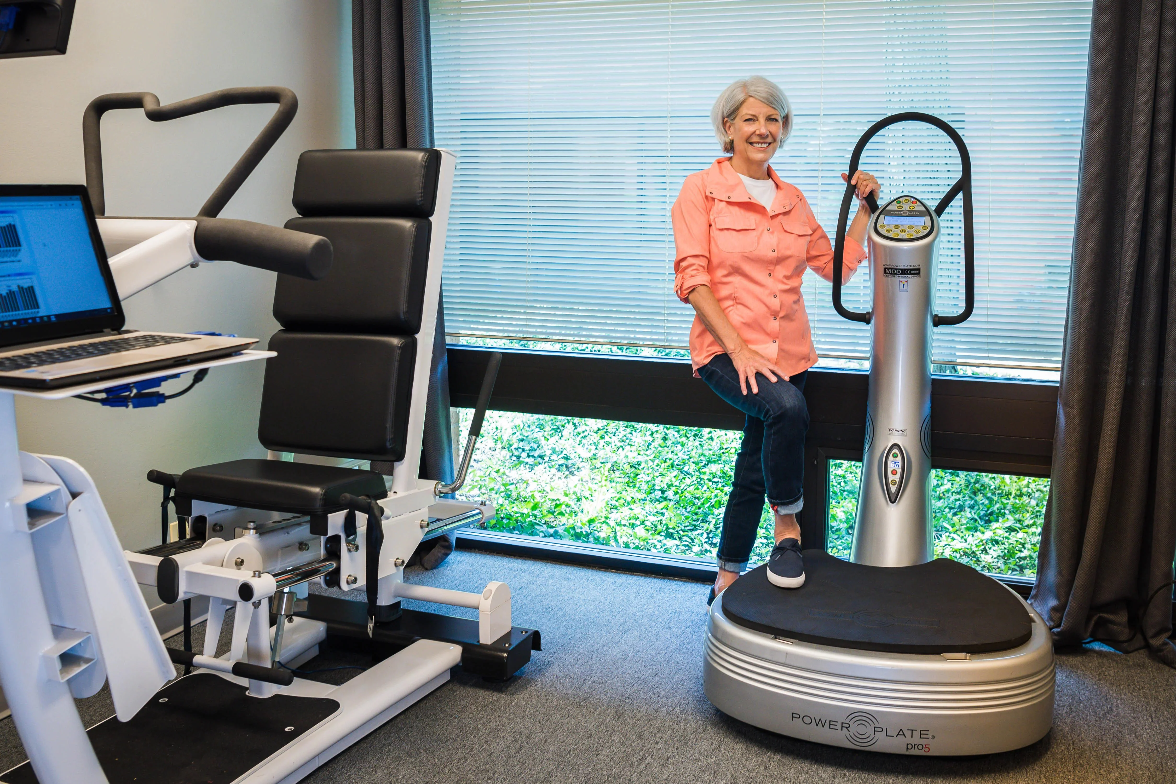 Power Plate® Pro5 Vibration Plate Trainer - Image 3