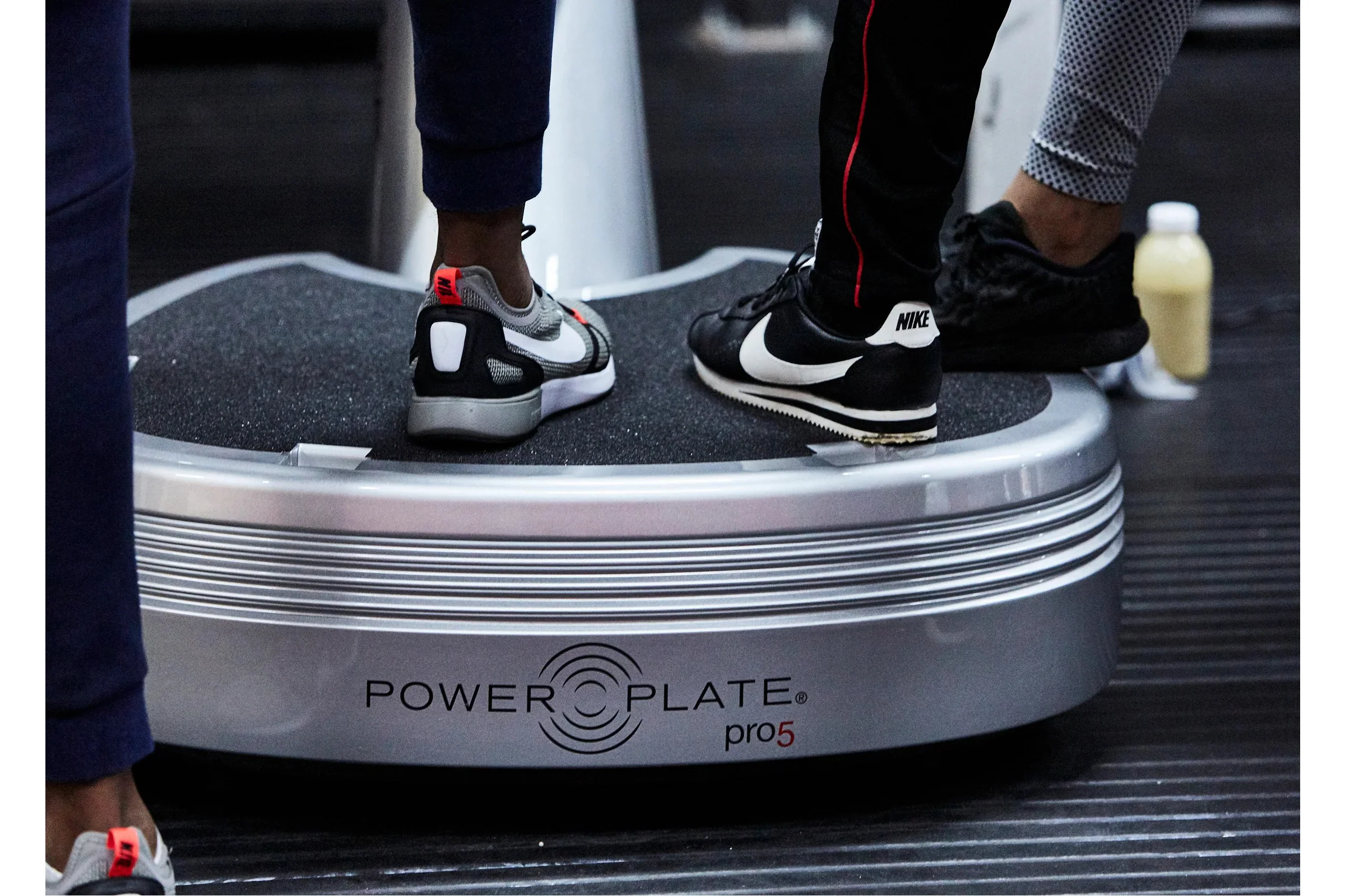 Power Plate® Pro5 Vibration Plate Trainer - Image 4